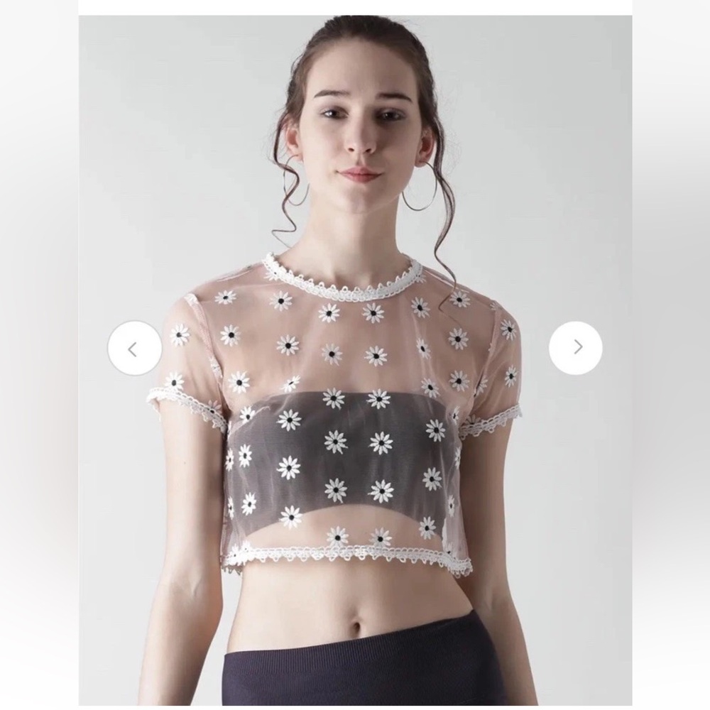 Forever 21 White and pink mesh daisy crop top daisy medium #whimsical #festiva